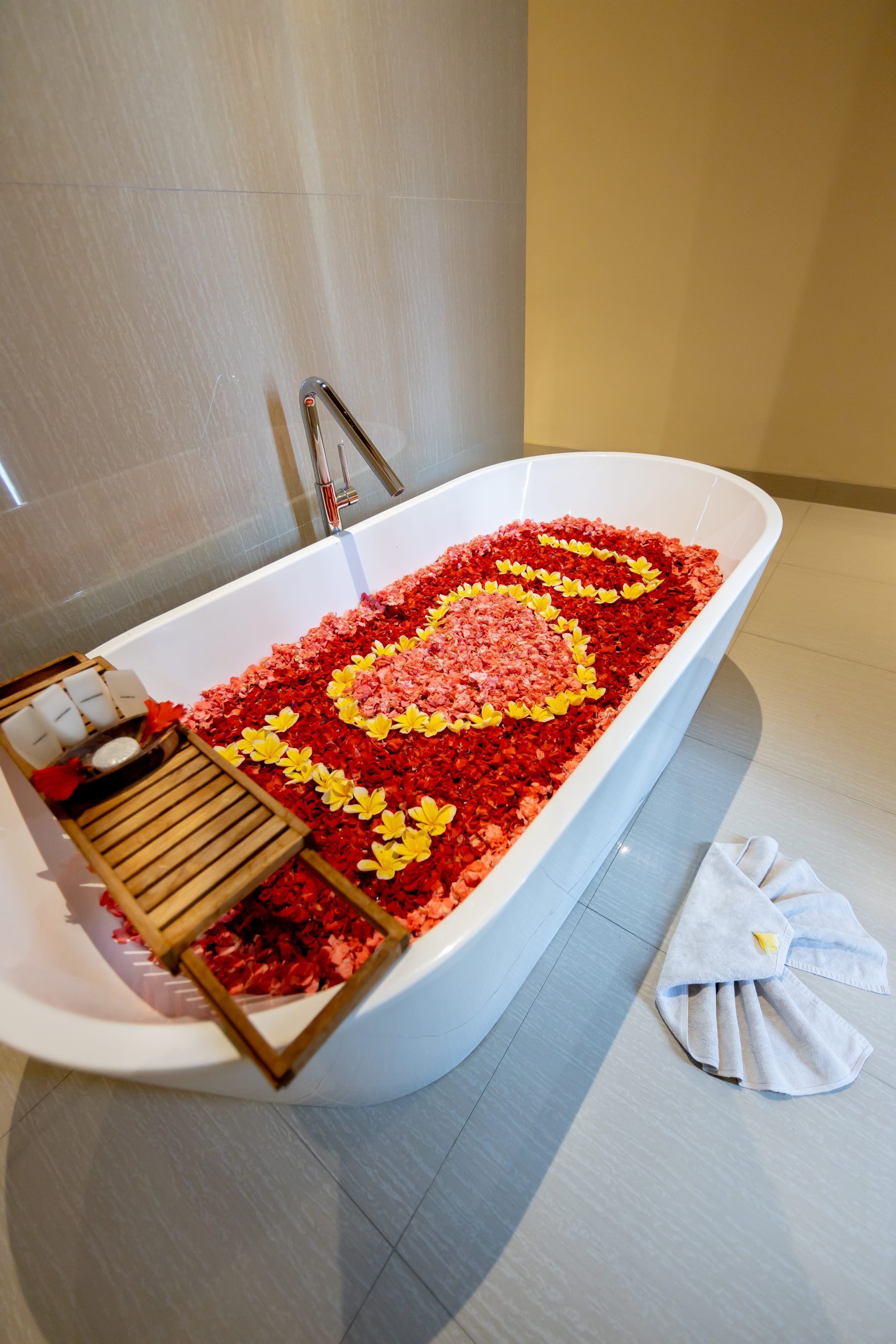 Honeymoon Setup Villa (4)